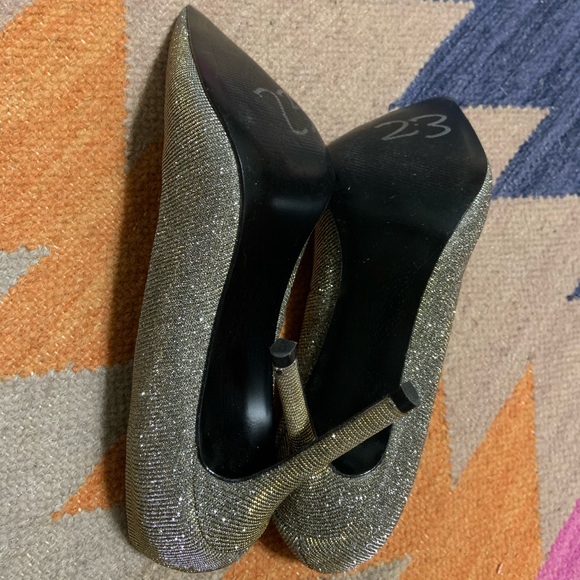 New sparkly Carlos Santana pointy toe heels - Picture 5 of 5